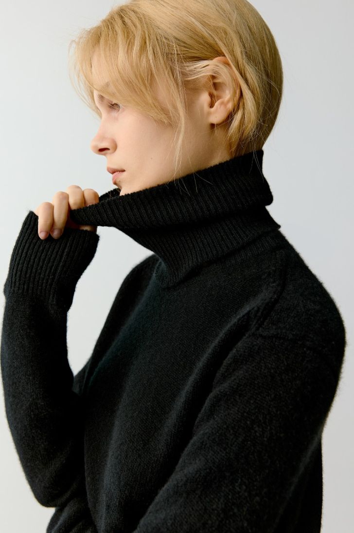 ICICLE Cashmere Jumper with Separate Turtleneck - Black